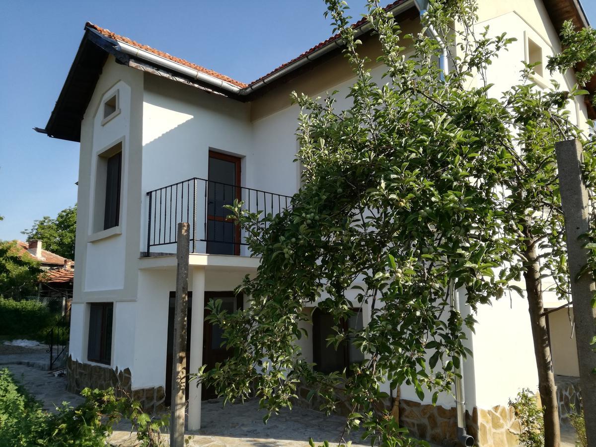 Popovi Koshari Guest House Dolno Panicherevo Esterno foto